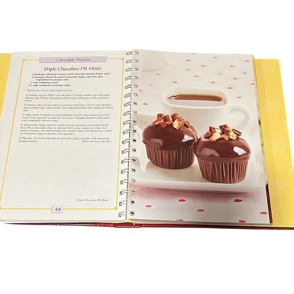 Favorite Brand Name 100 Best Cupcake Recipes Cookbook - Picture 5 of 6